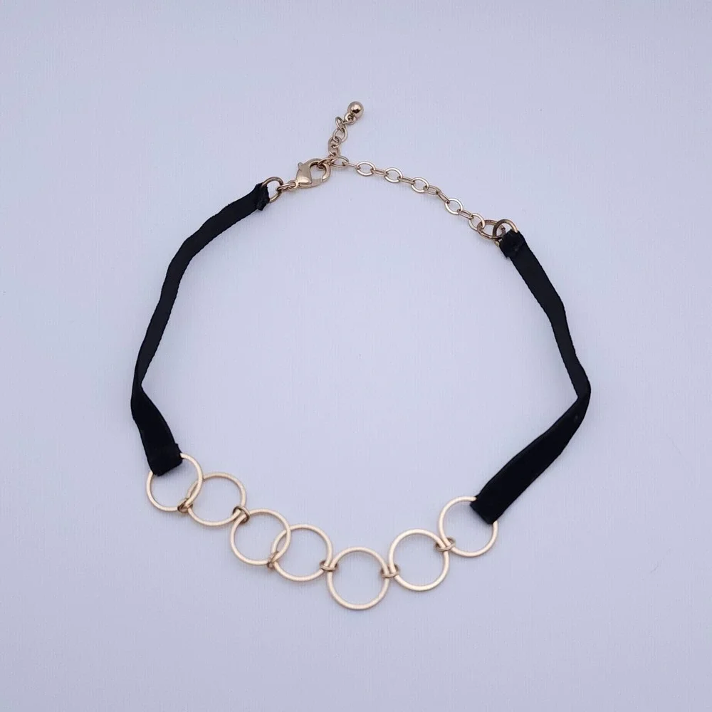 Black Velvet Gold Ring Choker Necklace – Adjustable Lobster Clasp Gothic Glam - Picture 5 of 6